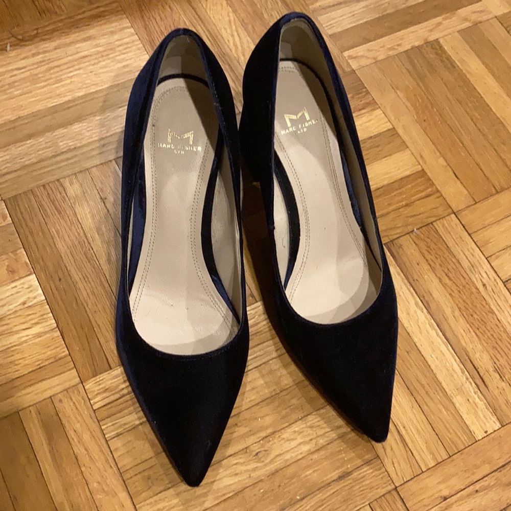 New Marc Fisher Zala Blue Velvet Heels